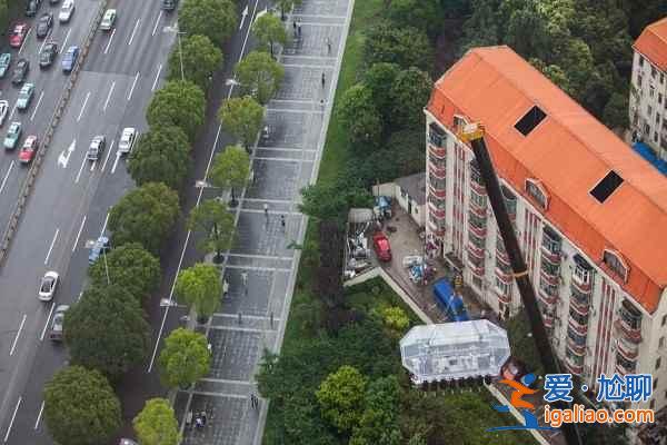 上海“空中餐廳”：用生命去吃飯？