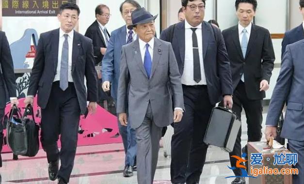 日本前首相麻生太郎竄臺 慫恿“以武拒統” 解放軍軍機“伴飛”警告？